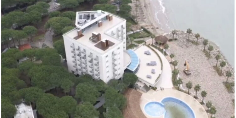 Sulmi i qeverisë ndaj “Prestige Resort” në nisje të muajit të festave/ Nga Armando Broja deri te VIP-at e ndryshëm, ja cilët preferuan perlën e turizmit shqiptar