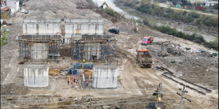 Rama publikon foto nga mbikalimi i Paskuqanit: Një nga hyrjet kryesore, po merr formën e duhur për të ardhmen