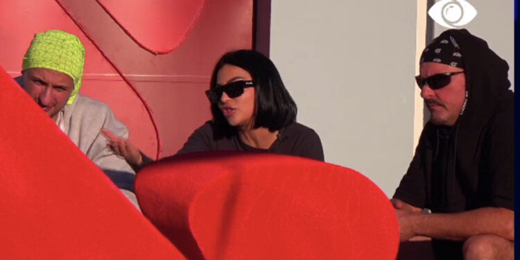 “Më shfrytëzoi për famë”, Mikela tregon për marrëdhënien me Erionin