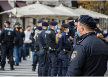 ‘Dërgoi 3 fëmijët në shkollë..’/ Vritet shqiptari në Itali, gruaja e gjen të pajetë në banesë