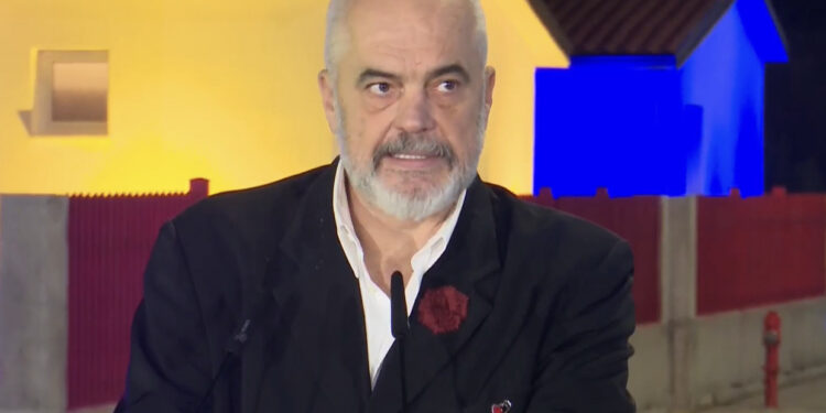 Familjet me shtëpi të reja do paguajnë kredi? Rama përgënjeshtron menjëherë lajmin: Gënjeshtër sy për sy, qytetarët do t’i marrin ato FALAS