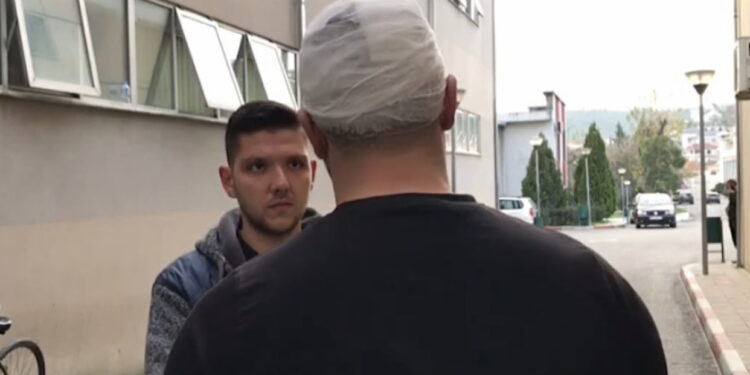 “Të maskuar, më qëlluan me shkopinj”! Polici rrëfen sherrin me kolegun: Më rrahu pas darkës