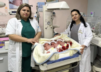 Dhurata më e bukur në vigjilje të Krishtlindjes! Familja shkodrane bekohet me trinjakë