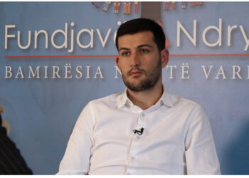 SKANDAL/ Arbër Hajdarit me vilë dhe fermë që 19 vjeç, pastrim parash me Fundjavë Ndryshe, vodhi 50 milionë lekë nga Buqjësia, prona publike e toka në bregdet. Babai i tij nga prokuror në pjesë e qeverisë