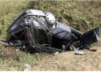 Makina përfundon në humnerë në Elbasan, 1 viktimë dhe 2 të plagosur rëndë!