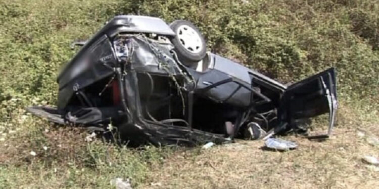 Makina përfundon në humnerë në Elbasan, 1 viktimë dhe 2 të plagosur rëndë!