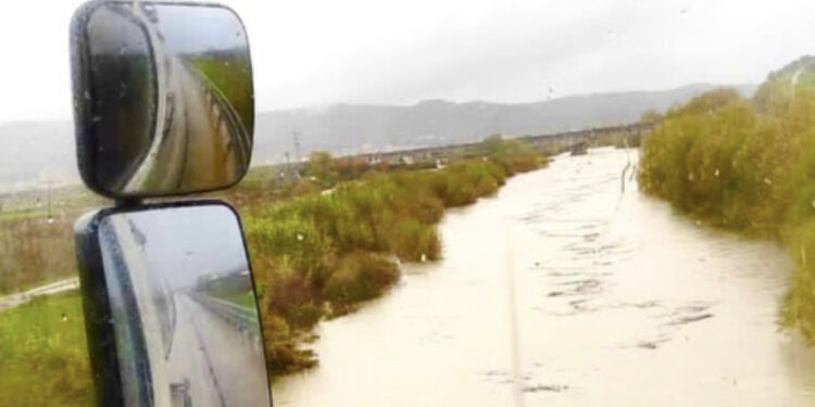 “Ky uji u takonte pemëve dhe pyjeve që s’janë më”, Braçe thirrje banorëve në Cerma: Largohuni, lumi rrezikon të dal nga shtrati