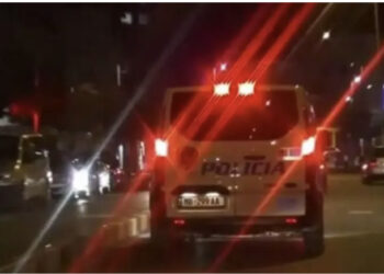 VIDEO/ Me 2.3 kg kokainë dhe miliona lekë në makinë, Operacionalja prangos dy elbasanllinjtë te Astiri