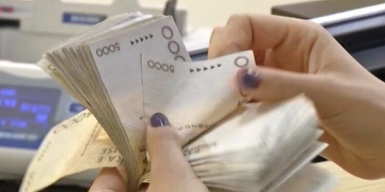 E PLOTË! Sa përfitoni nga pakoja e qeverisë dhe kur do i merrni lekët në dorë?