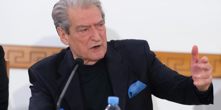 6 dhjetori NUK do jetë pushim! Berisha: Rama e anuloi, se administrata do derdhej në shesh bashkë me ne