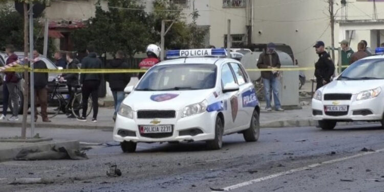 Lëndë plasëse në një biznes në Tiranë, dyshimet e para të Policisë