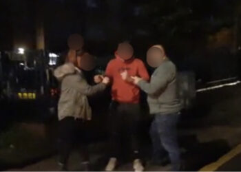 Mbushi Londrën me emigrantë, arrestohet i riu