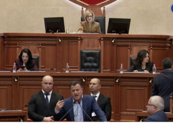 LIVE-Noka i bie me grusht foltores: Enkelejd paçavure! Nikolla: Ju përjashtoi PD, tani u kujtuat ju? (Debati)