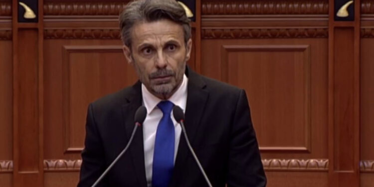 Genti Ibrahimi emërohet gjyqtar në Gjykatën Kushtetuese