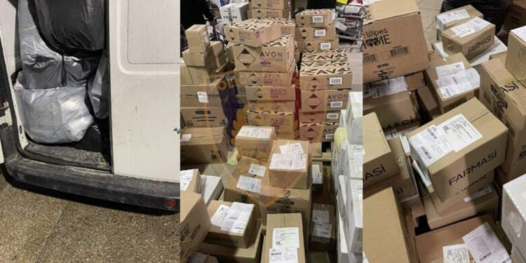 Kontrabanda ‘lumë’ nga Kakavija, arrestohet shoferi i një furgoni dhe një doganier!