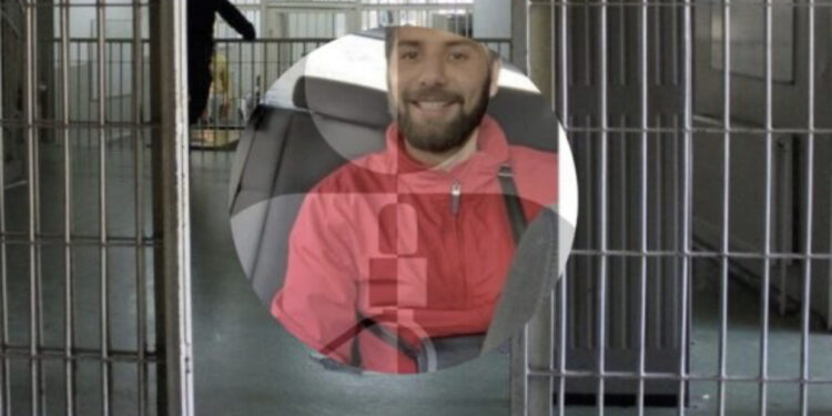 Shqiptari i vdekur në burgun e Serbisë, kishte në gjoks tatuazhin e Adem Jasharit dhe emblemën e UÇK-së