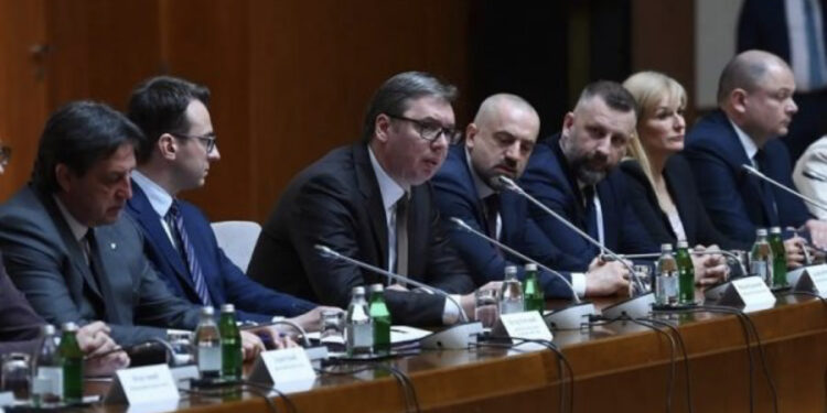 Tensionet në veri, Vuçiç thërret mbledhjen e Këshillit të Sigurisë Kombëtare