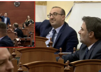 VIDEO/ Sherr mes deputetëve të PD-së në Kuvend: Pusho! Legen! Të vij ta tregoj unë aty
