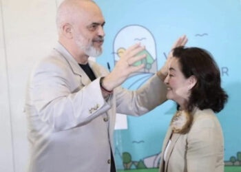 Pse po e largon Rama ambasadoren KIM?!