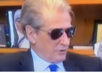VIDEO-Për herë të parë, Berisha në zyrë me syze dielli takon ish-liderin kroat