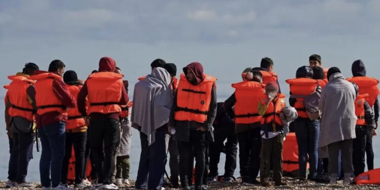 TRONDITËSE/ BBC: Zhduken 39 FËMIJË shqiptarë që shkuan me gomone në Angli