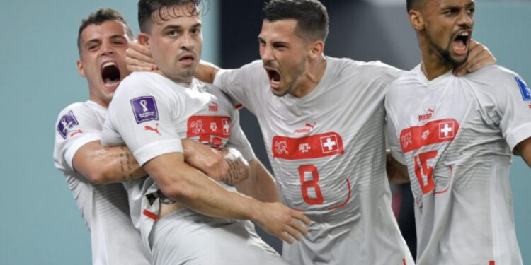 Tre gola për pikët e plota dhe kalimin në fazën tjetër, Zvicra me Xhakën dhe Shaqiri gjunjëzojnë sërish serbët