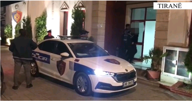 EMRI/ I dënuar me 8 vite burg, arrestohet sapo zbret në Rinas 29 vjeçari