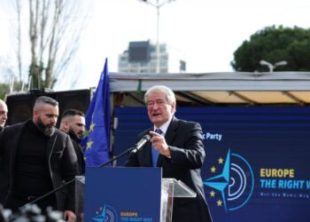 Sulmi/ Berisha: Lirojeni atë fatkeq, autori i vertetë është Edi Rama, i ulur në samit si kryekriminel i Ballkanit dhe Europës