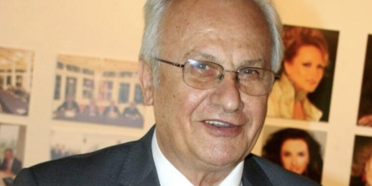 Mjeku personal i Enver Hoxhës, vdes në moshën 80-vjeçare Isuf Kalo