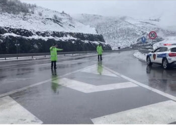 Stuhi dhe dëborë! Policia apel shoferëve: Kujdes! Po ju monitorojmë me radarë