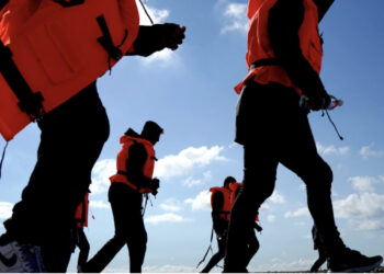 “Shumë njerëz duan të vijnë në Angli”, SkyNews: Politikat e Sunak për shqiptarët s’do të reduktojnë emigracionin e paligjshëm