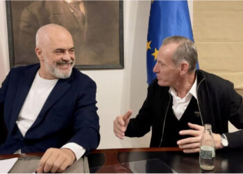 Prezantohet matrapazi politik Agron Çela! Rama “fshikullon” Xhaçkën dhe deputetët socialistë