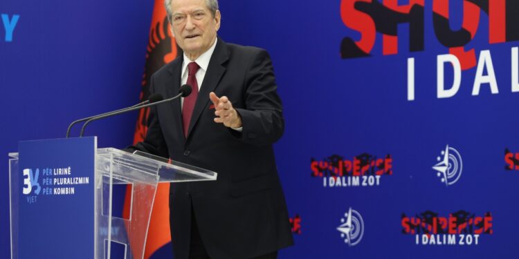 Berisha: Fatkeqësia e vërtetë e Shqipërisë në këtë mot ishte Edi Rama dhe ministrat e tij hajdutë