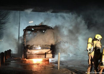 Sulmet ndaj policisë dhe zjarrfikësve në Berlin, ndizet debati, a duhen marrë masa?