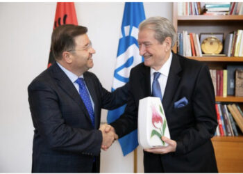 Berisha takon kryebashkiakun turk: Të votojmë kundër Erdoganit dhe Ramës