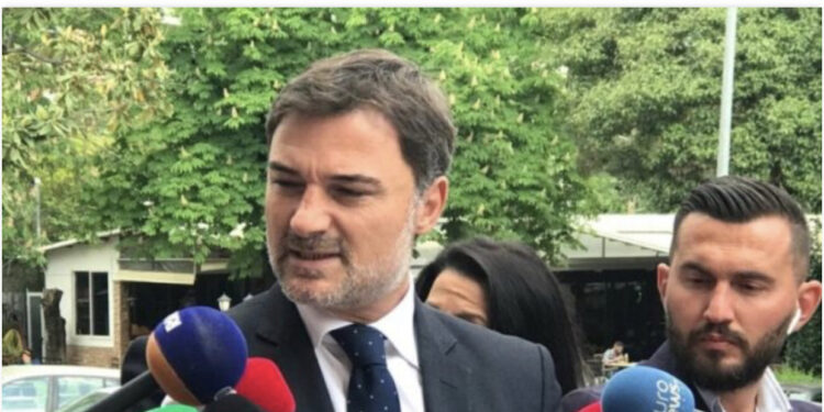 Avokati i njohur: Tërheqja e Alibeajt është farsë, Gjykata do ta rrëzonte