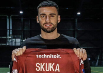 FOTO/ Ëndrra e bërë realitet e Xhuliano Skukës, 10 vite më parë mbante veshur fanelën e ekipit francez që e bleu për 1.2 milionë euro
