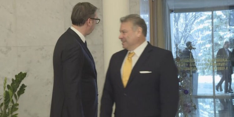 Kosova “thyen” Vuçiç, Presidenti serb drejt dorëheqjes?