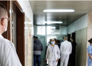 Një grip më i rëndë se Covid-i/ Spitalet e tejmbushura, mjekët: Mos përdorni antibiotikë!