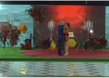 VIDEO/ Luizi surprizon Kiarën në 27-vjetorin e lindjes, i dedikon këngën romantike