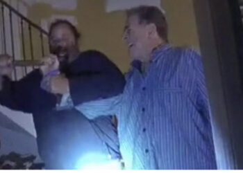 VIDEO/Dalin pamjet, si u sulmua me çekiç bashkëshorti i Nancy Pelosit në San Françisko