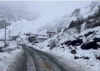 Dëbora “paralizon” Dibrën, pa energji elektrike dhe të bllokuar