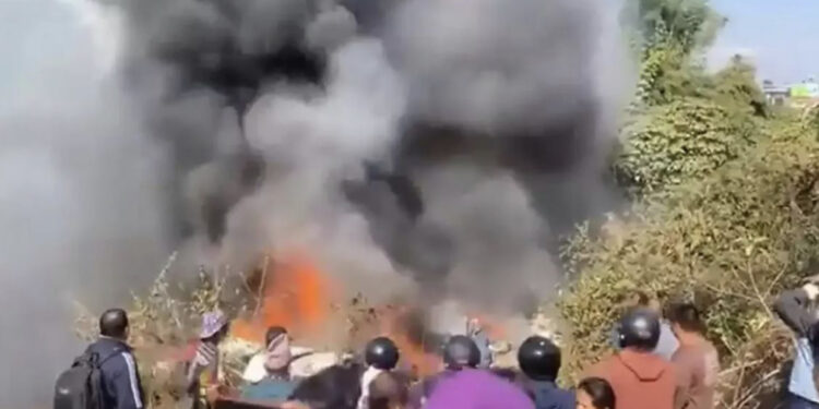 VIDEO/ Tragjedi në Nepal, rrëzohet gjatë uljes avioni me 72 pasagjerë në bord
