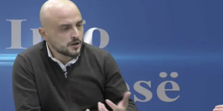 Pas arrestimit të së motrës për korrupsion, jep dorëheqjen numri dy i Bashkisë së Pogradecit