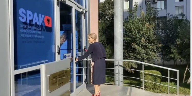 Monika Kryemadhi nuk ndalet, rikthehet në SPAK me prova të reja për çështjen e inceneratorëve