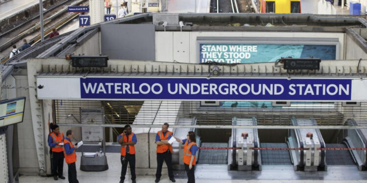 Bandat shqiptare shfrytëzojnë sulmet në aeroportet angleze: Koha ideale për të përdorur pasaporta false