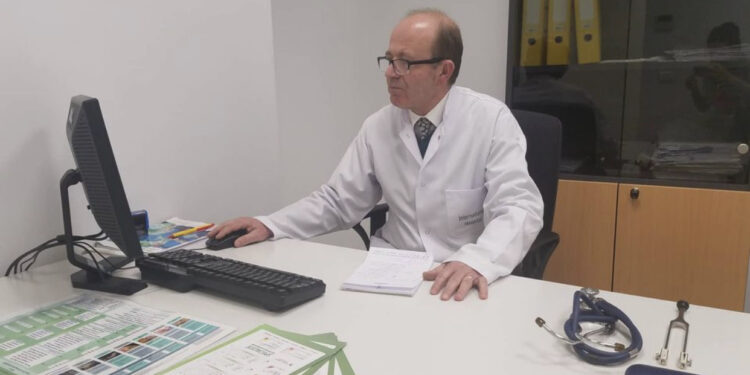 Shërbeu 39 vite në QSUT, ndahet nga jeta mjeku i njohur