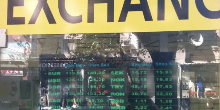 Këmbimi valutor 31 janar/ Me sa blihen dhe shiten dollari, euro dhe monedhat e tjera!