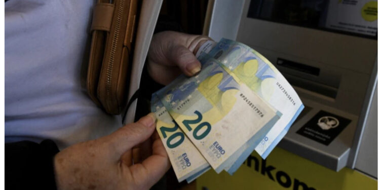 Analiza e VOA: Biznesi në Shqipëri mes vështirësive për të tretin vit më radhë