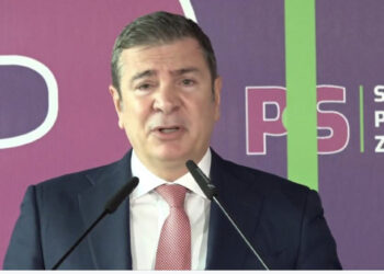 VIDEO/ Amerikanët fundosin Edi Ramën dhe i vënë pas skandalit rus, Gjiknuri i del në mbrojtje